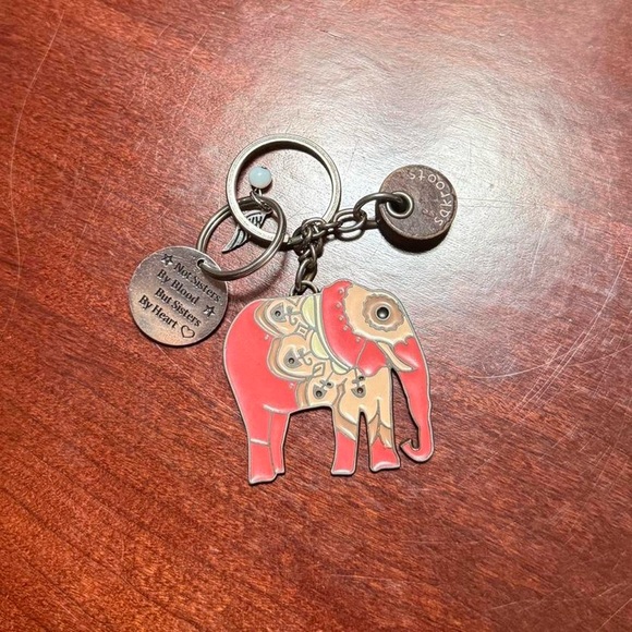 Red Elephant Keychain - Picture 2 of 2